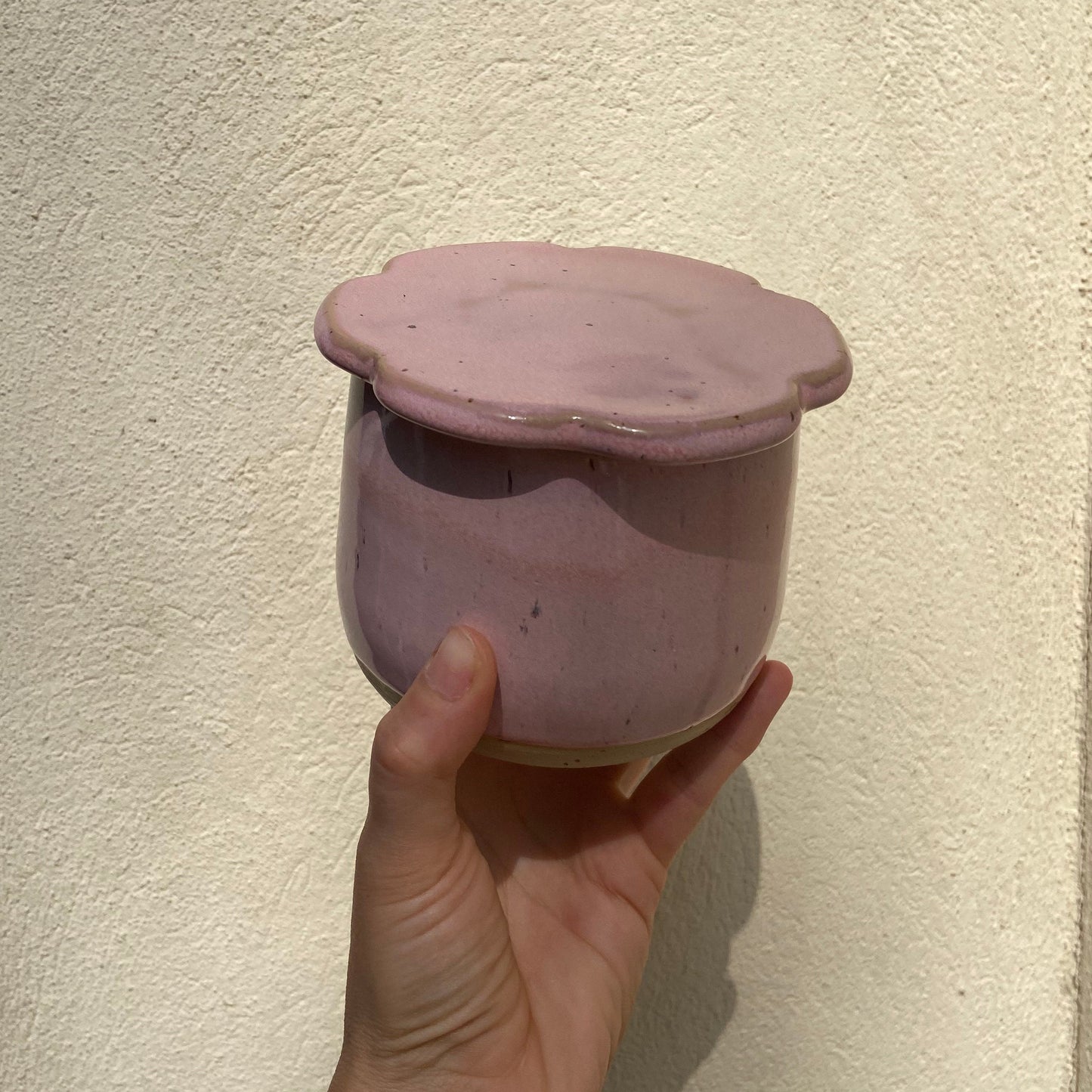 Butter Bloomie rosa Französische Butterdose Keramik Studio Moki