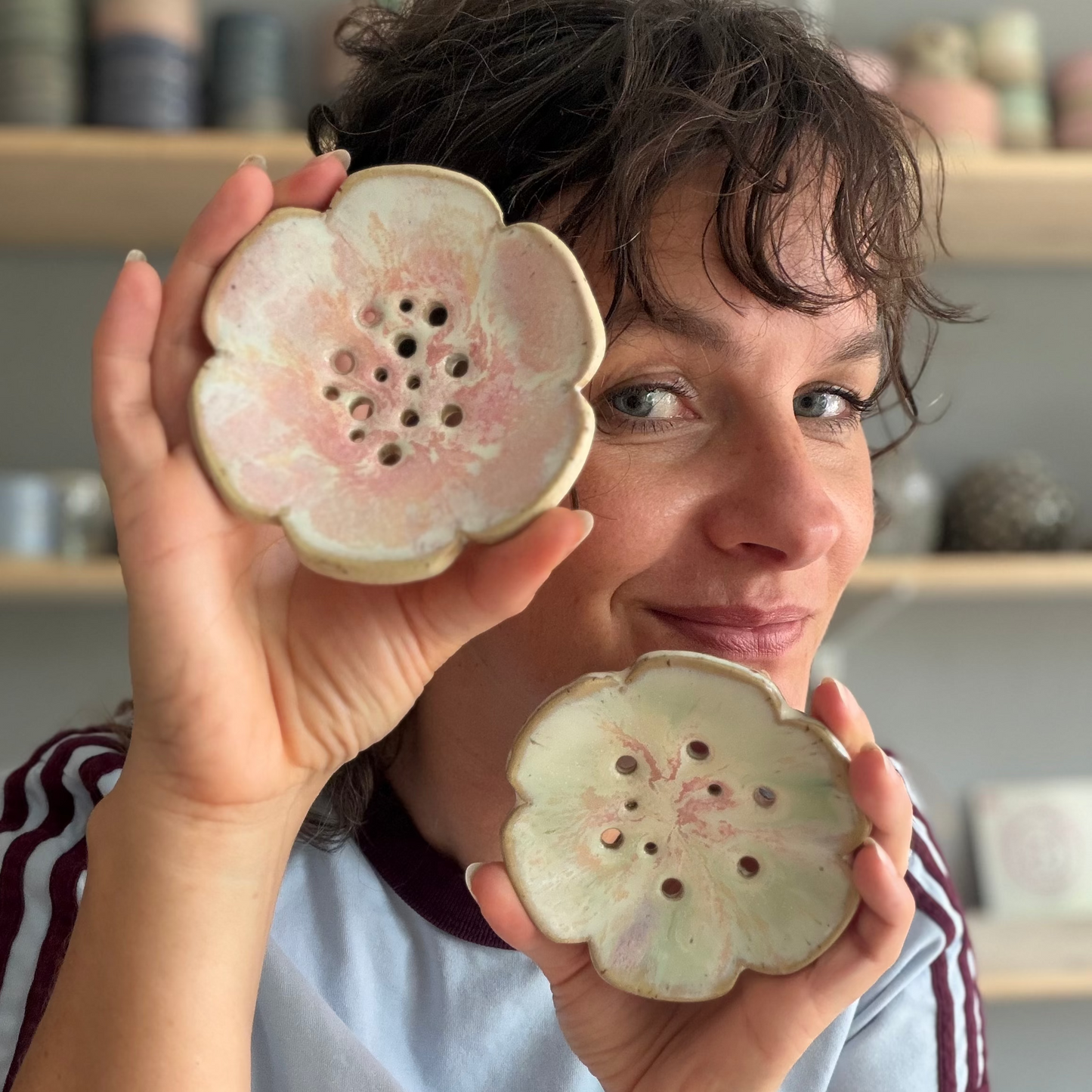 Wiebke Studio Moki Keramik Blumenretter Studio Moki Glasur Iceceream und William handgemachte Blumensteckhilfe aus Steinzeug Brandenburg, Unikat