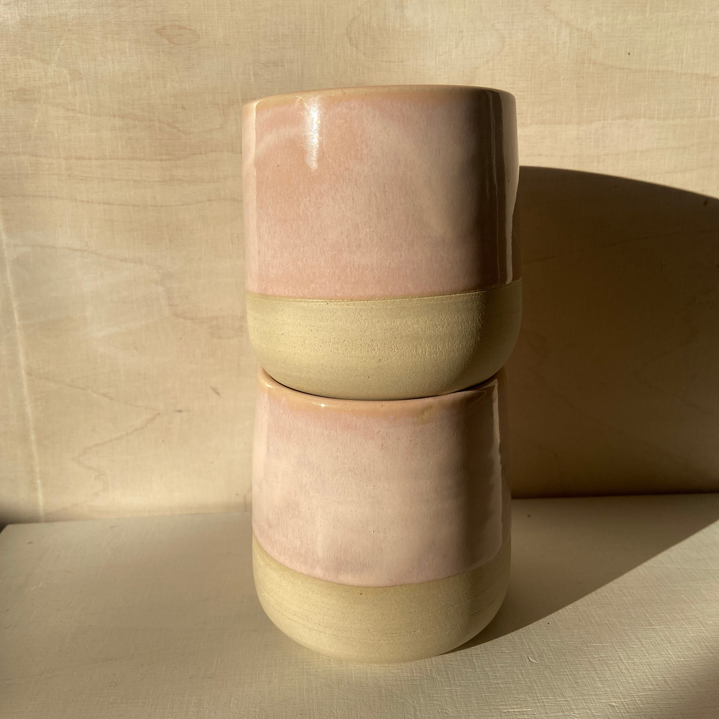 Strawberry Nude Rosa Keramik Becher Studio Moki.