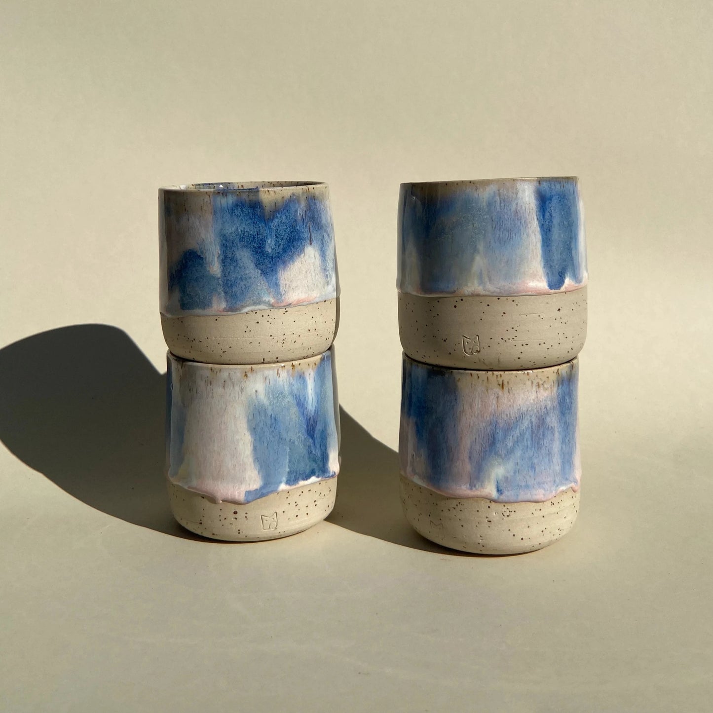 Keramikbecher Kaffee Tee Kandinsky Studio Moki Handgefertigt Blau und Rosa Versandkostenfrei ab 100€