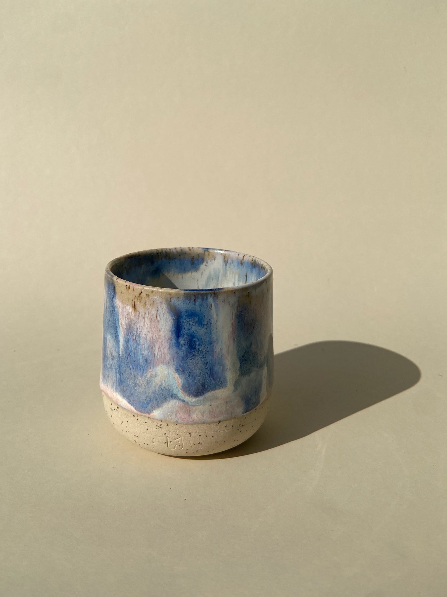 Keramikbecher Kaffee Tee Kandinsky Studio Moki Handgefertigt Blau und Rosa Versandkostenfrei ab 100€