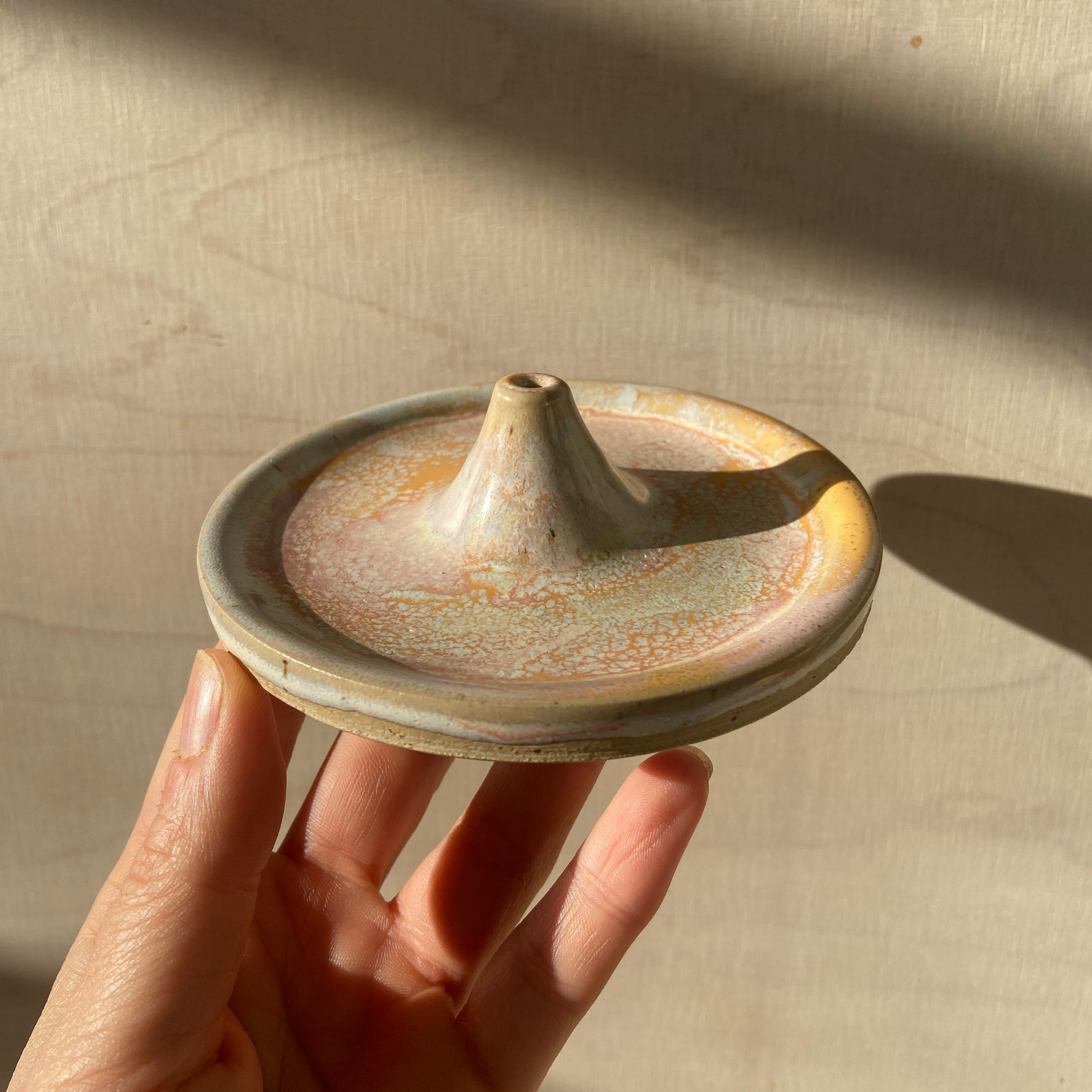  Peachy Räucherstäbchenhalter Keramik Studio Moki 
