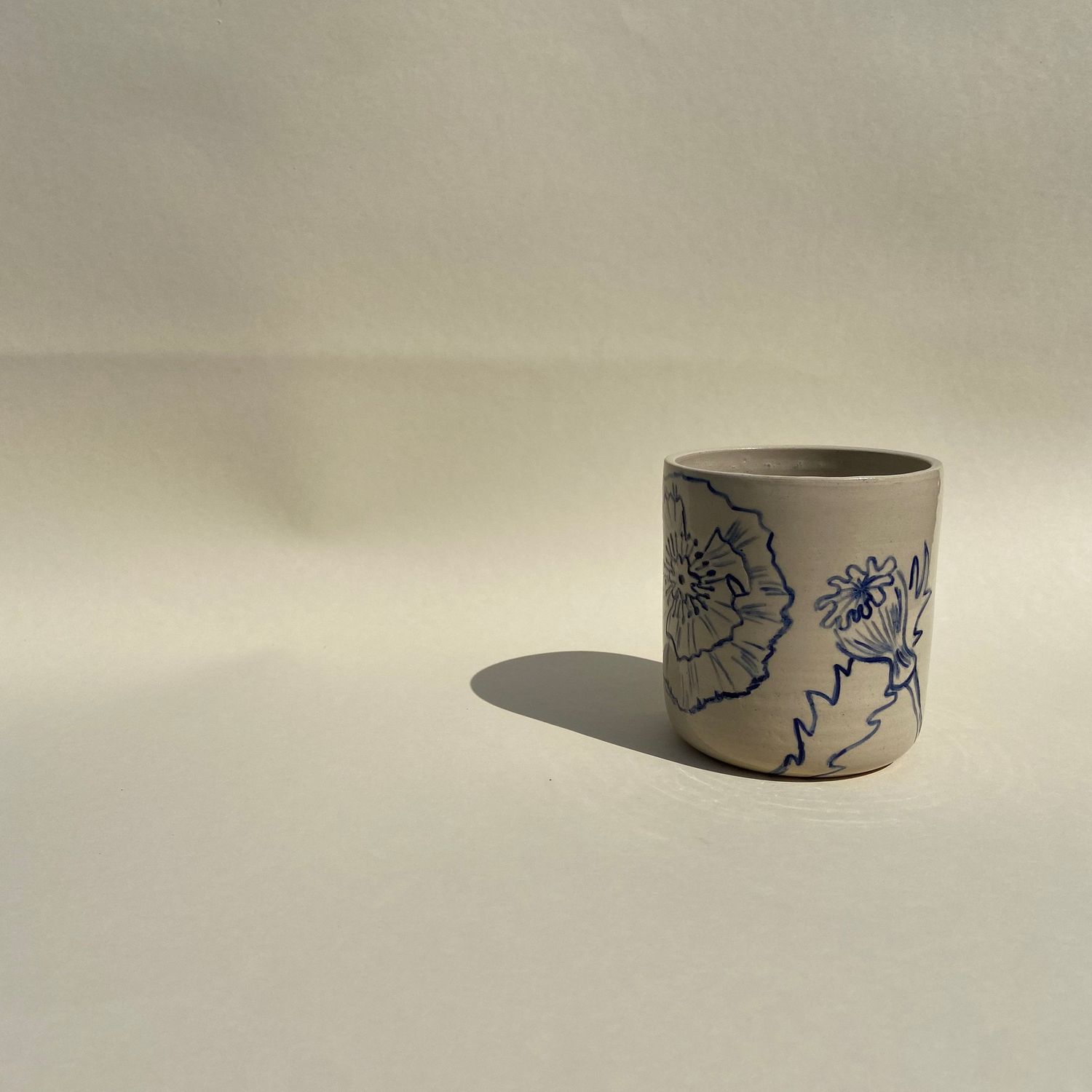 Poppy Blue Keramik Becher Studio Moki 