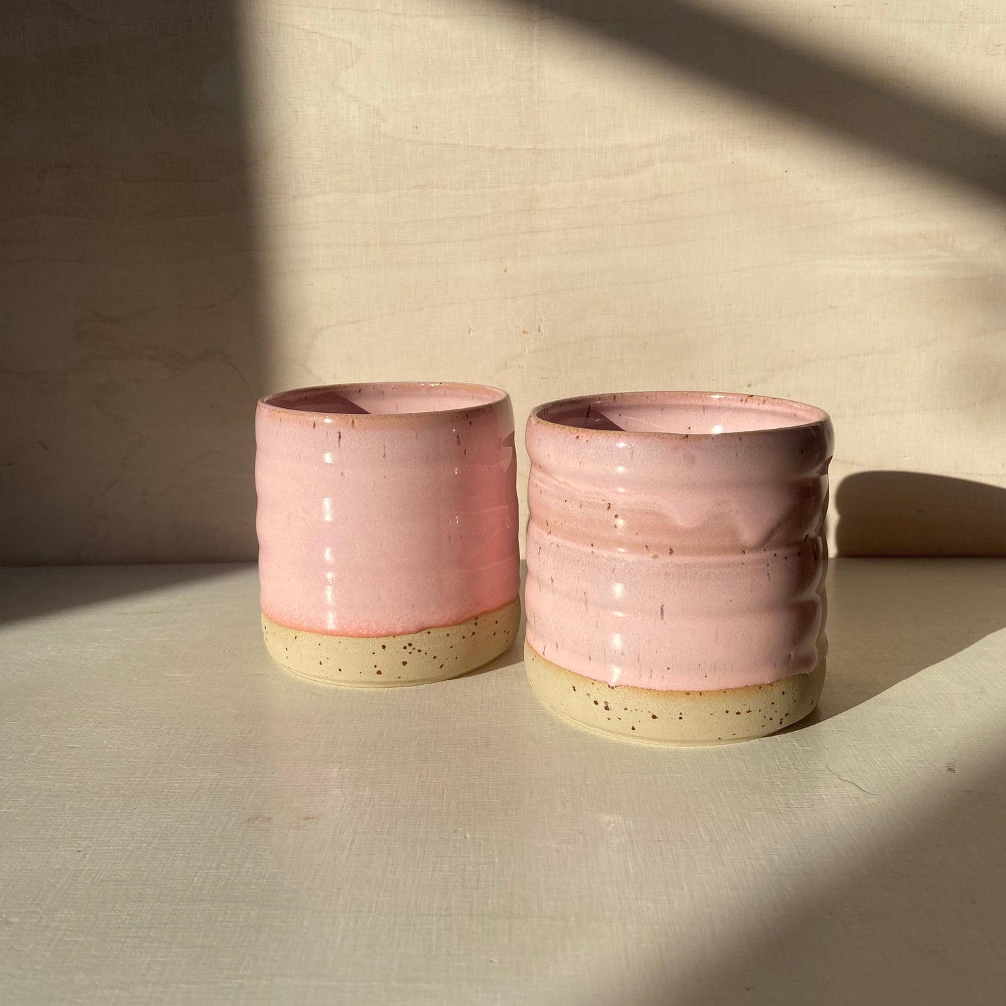 Strawberry Hug Becher Keramik Studio Moki