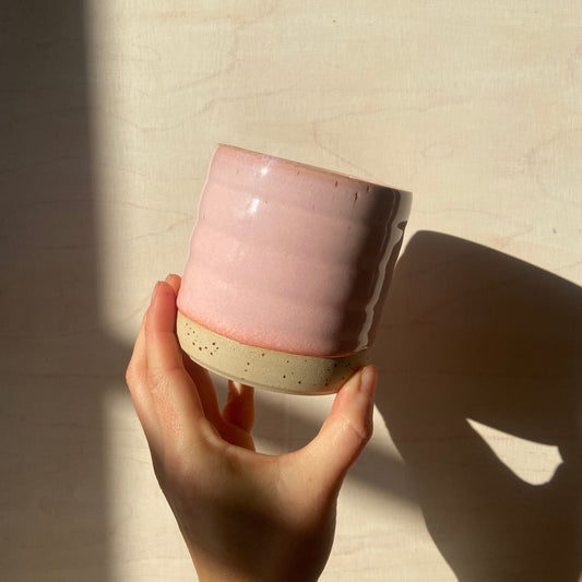 Strawberry Hug Becher Keramik Studio Moki