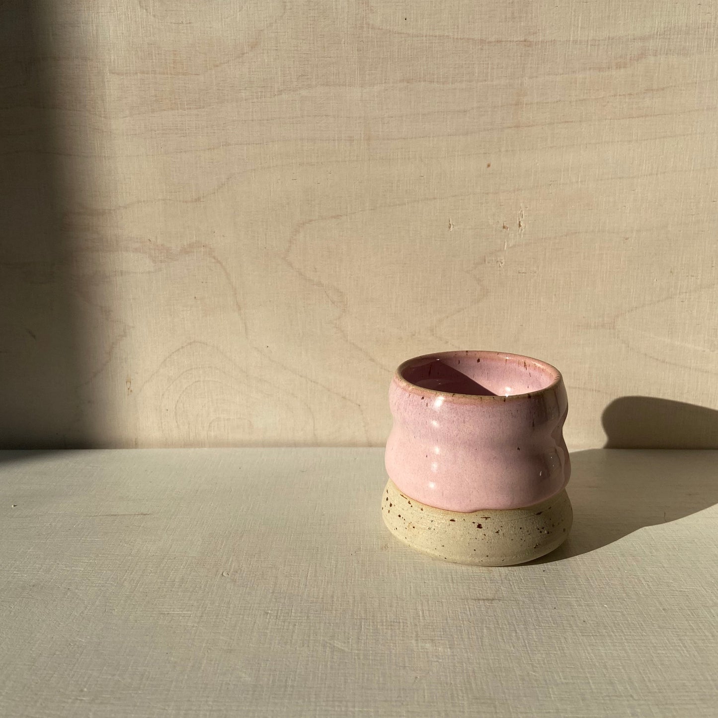 Strawberry Wavie Espresso Becher