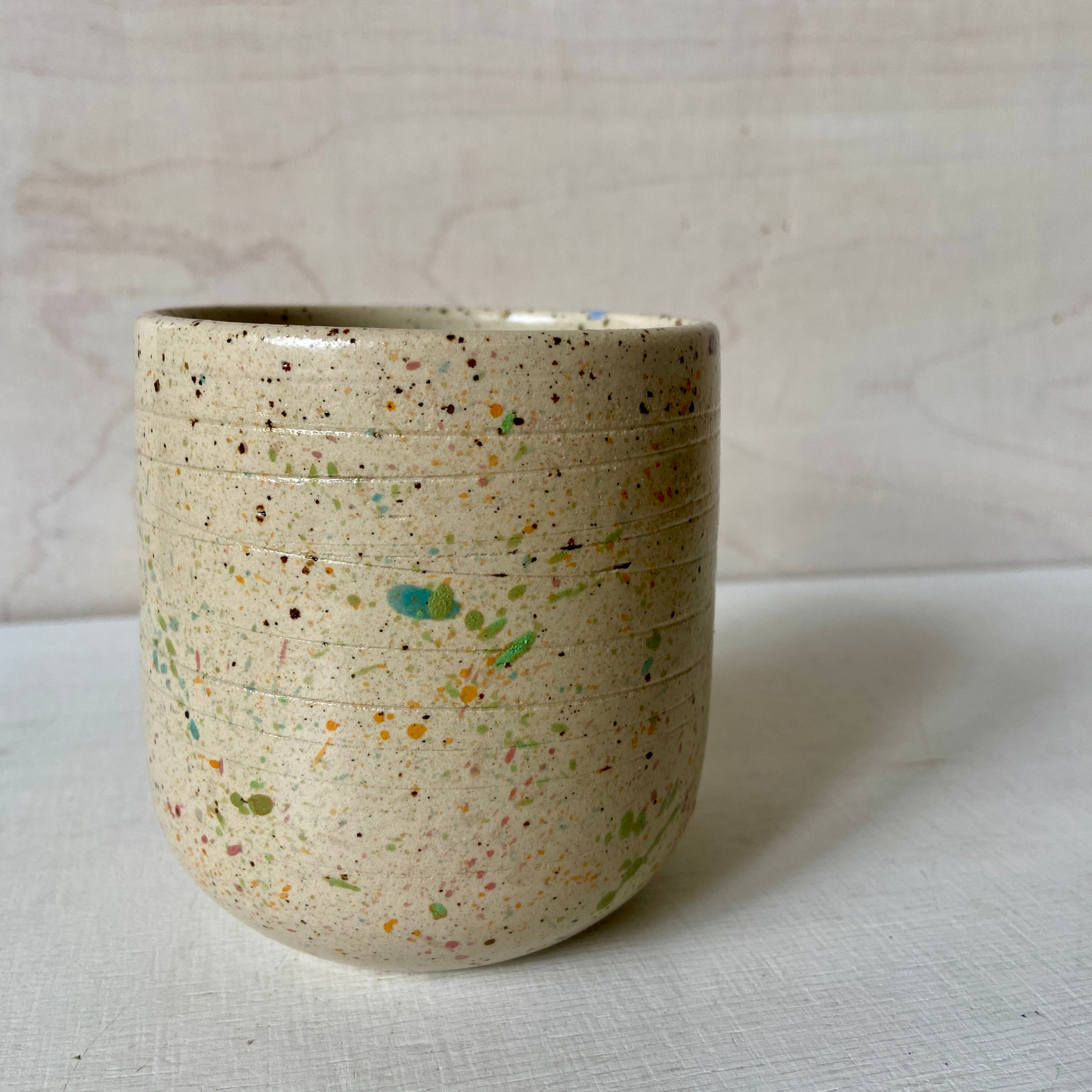 Streusel Becher Kaffee Studio Moki Keramik Handgefertigt.