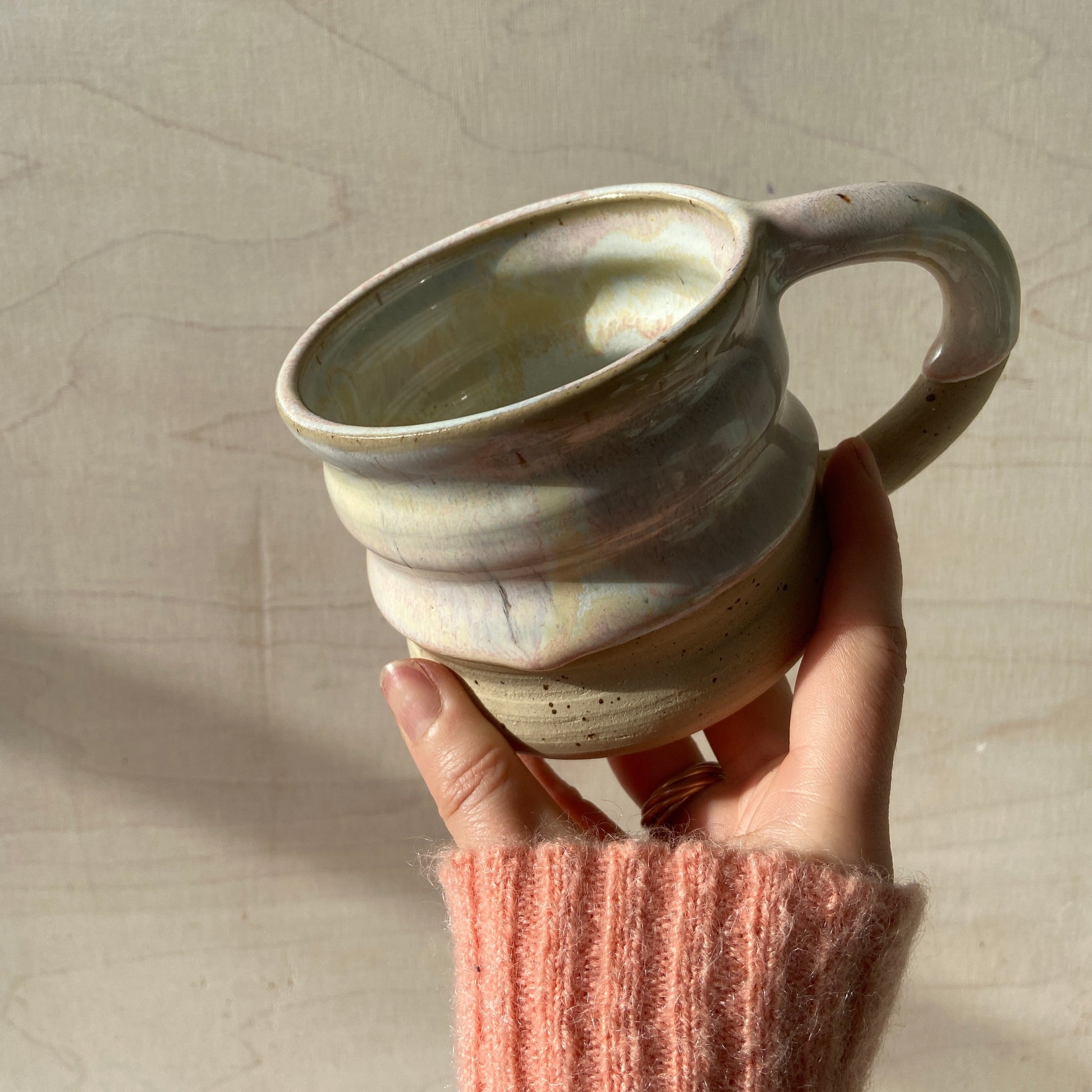Wavie Tasse Keramik handgefertigt unikat Kaffee Tee Icecream pastell rosa online kaufen