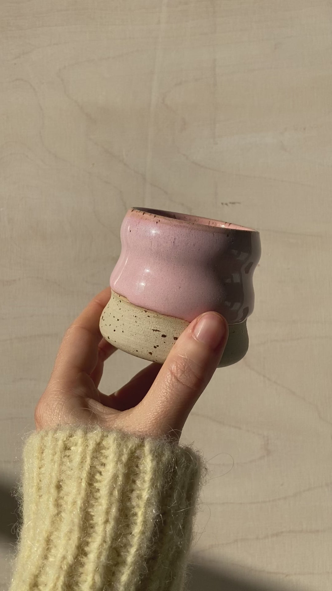 Strawberry Wavie Espresso Becher