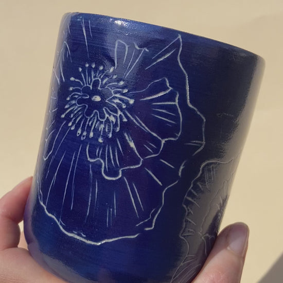 Blauer Mohn Becher Studio Moki Keramik
