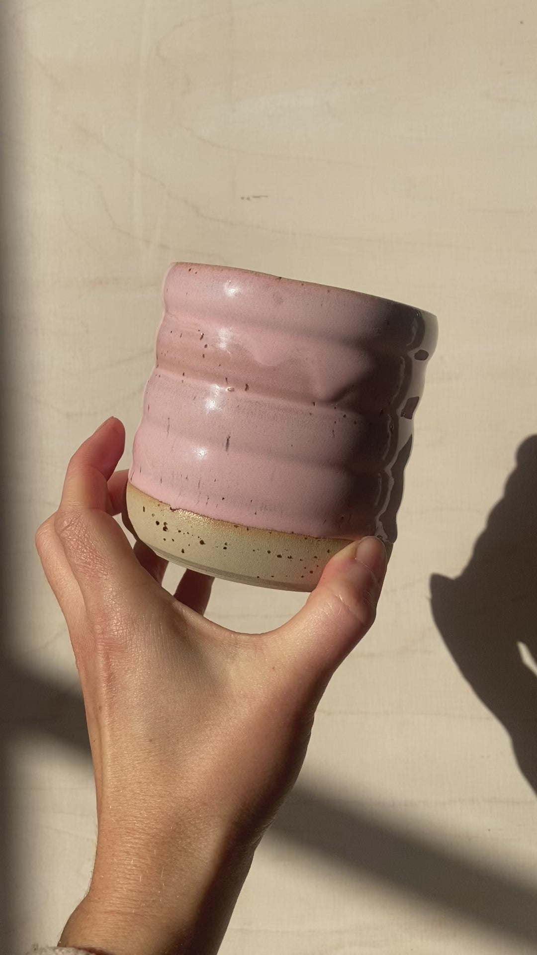 Strawberry Hug Becher Keramik Studio Moki